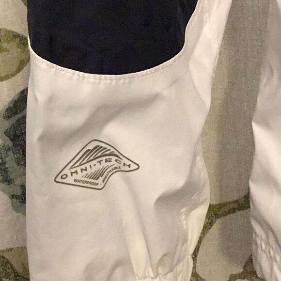 COLUMBIA WOMENS RAIN JACKET - Picture 3 of 4